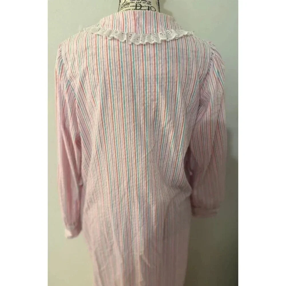 Unbranded Vintage floor length striped ruffle lace dressing gown